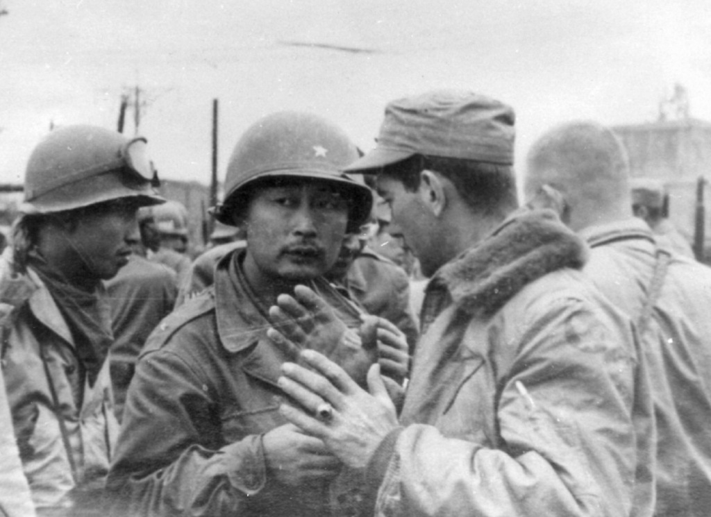 Paik Sun-yup with the U.S. 1st Cavalry Division